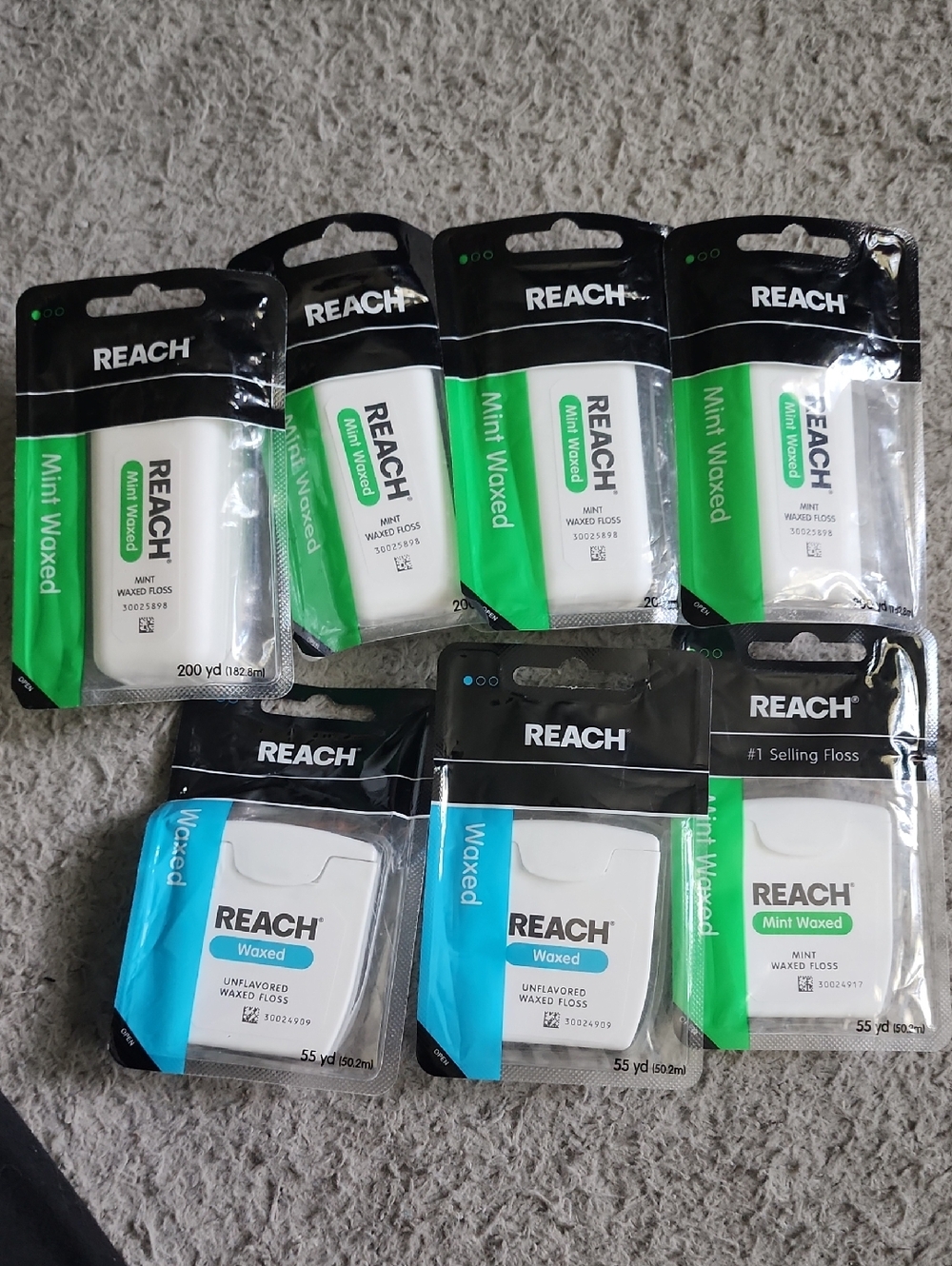 7 REACH Mint Waxed Dental Floss Pack - Green & White